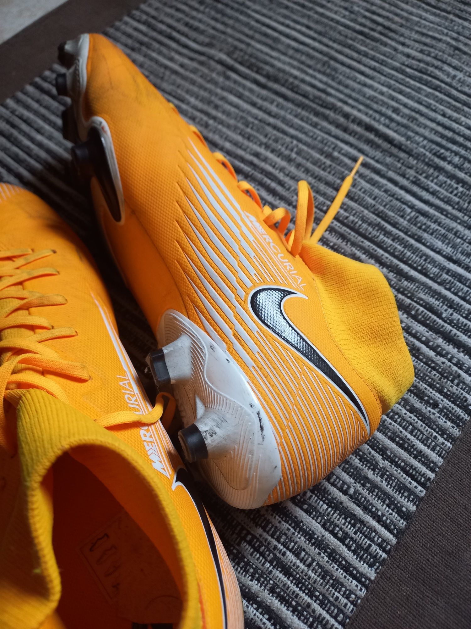 Chuteira nike Mercurial 44