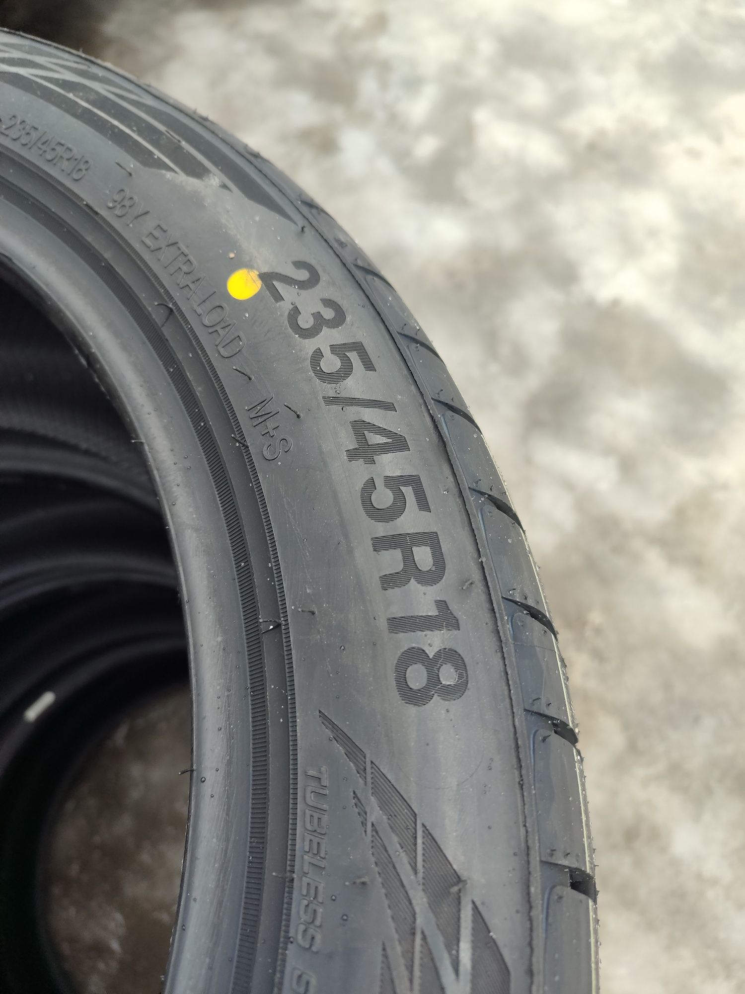 Triangle EffeXSport TH202 235/45 R18 98Y XL