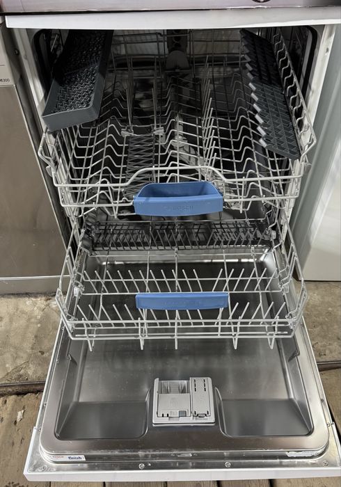 Посудомийна машина/посудомоечная машина