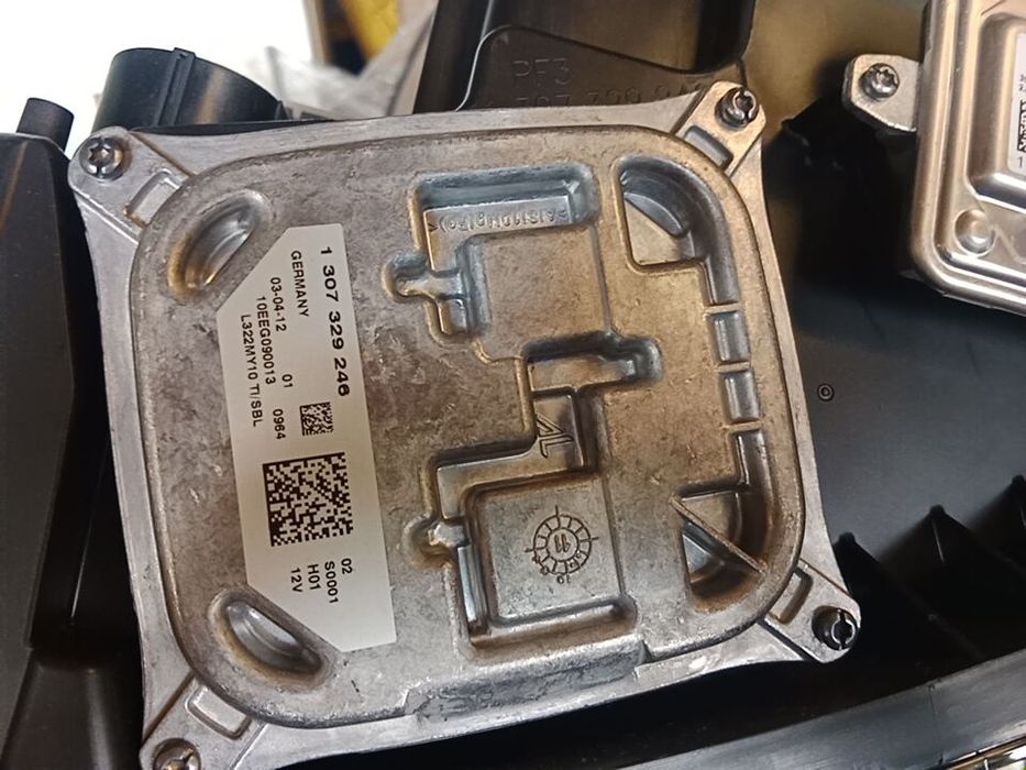 Farol Jaguar Novo LR028476