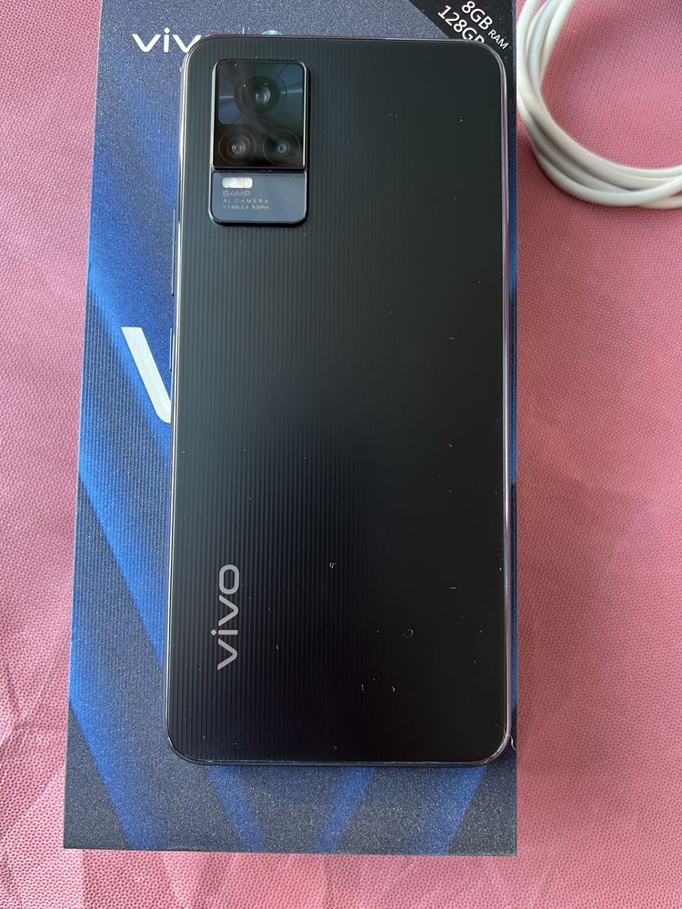 Продам телефон в отличном состоянии Vivo v21E