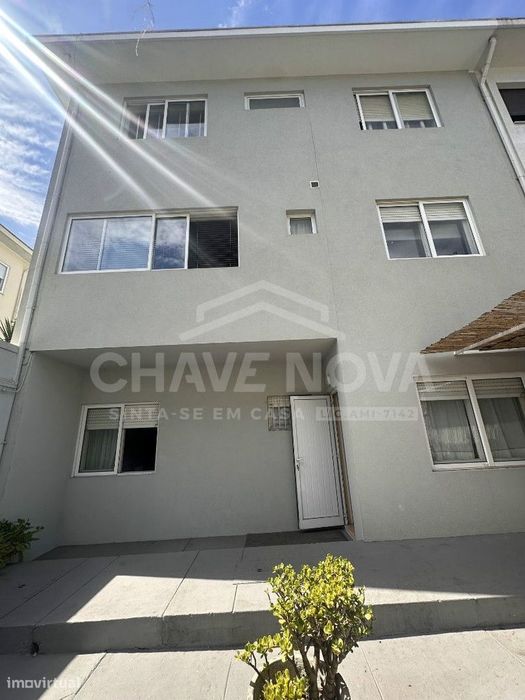 Moradia V5 Renovada, no Bairro dos Músicos, Porto