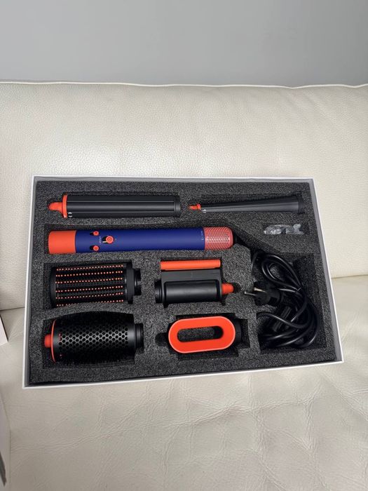 Стайлер з насадками для різних зачісок у стилі Dyson