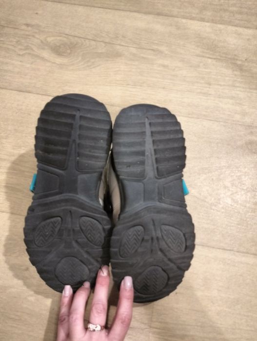 Кроссовки на мальчика 35 р