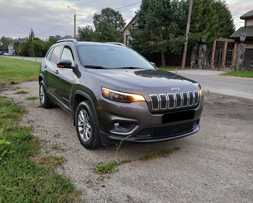 Jeep Cherokee 2019 року