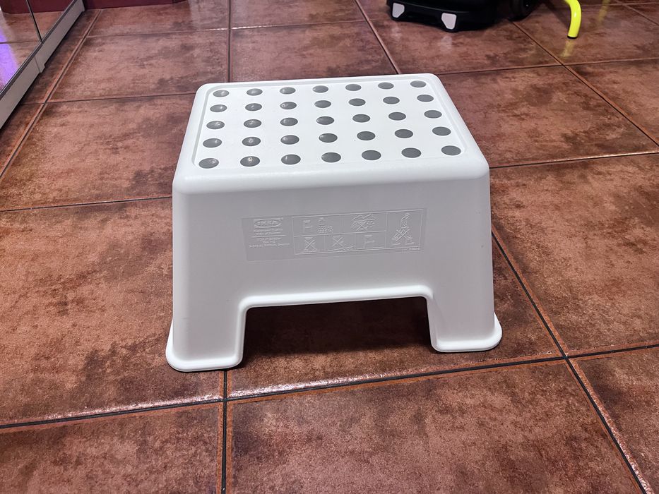IKEA BOLMEN stołek schodek stopień podest BIAŁY