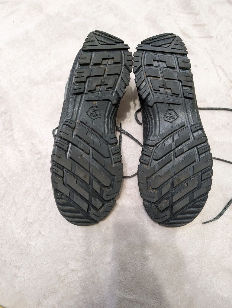 Кросівки Quechua 39р. 25см  original відмінний стан