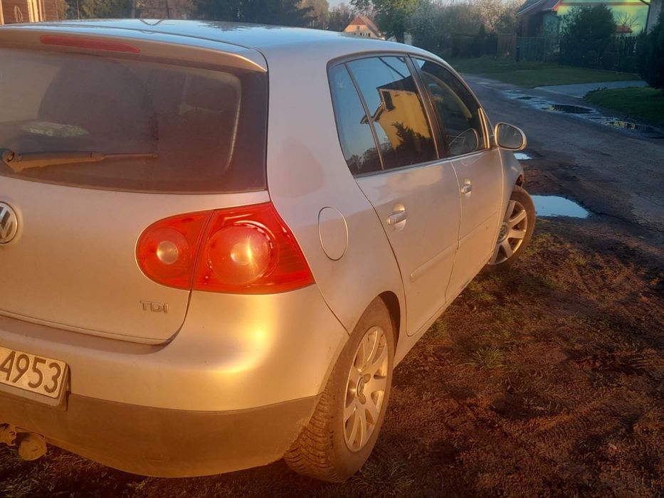 Witam sprzedam golfa 5 CZYTAJ OPIS !!!