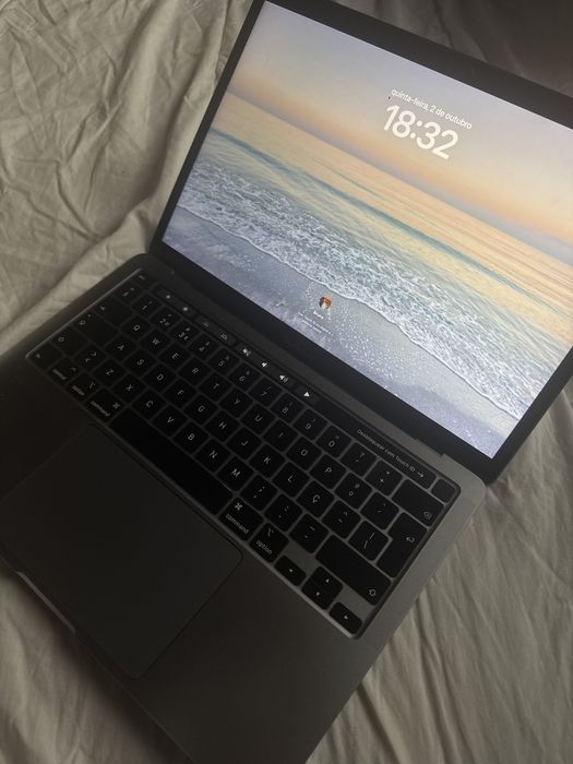 Macbook Pro 13 (2020) (Touch Bar)