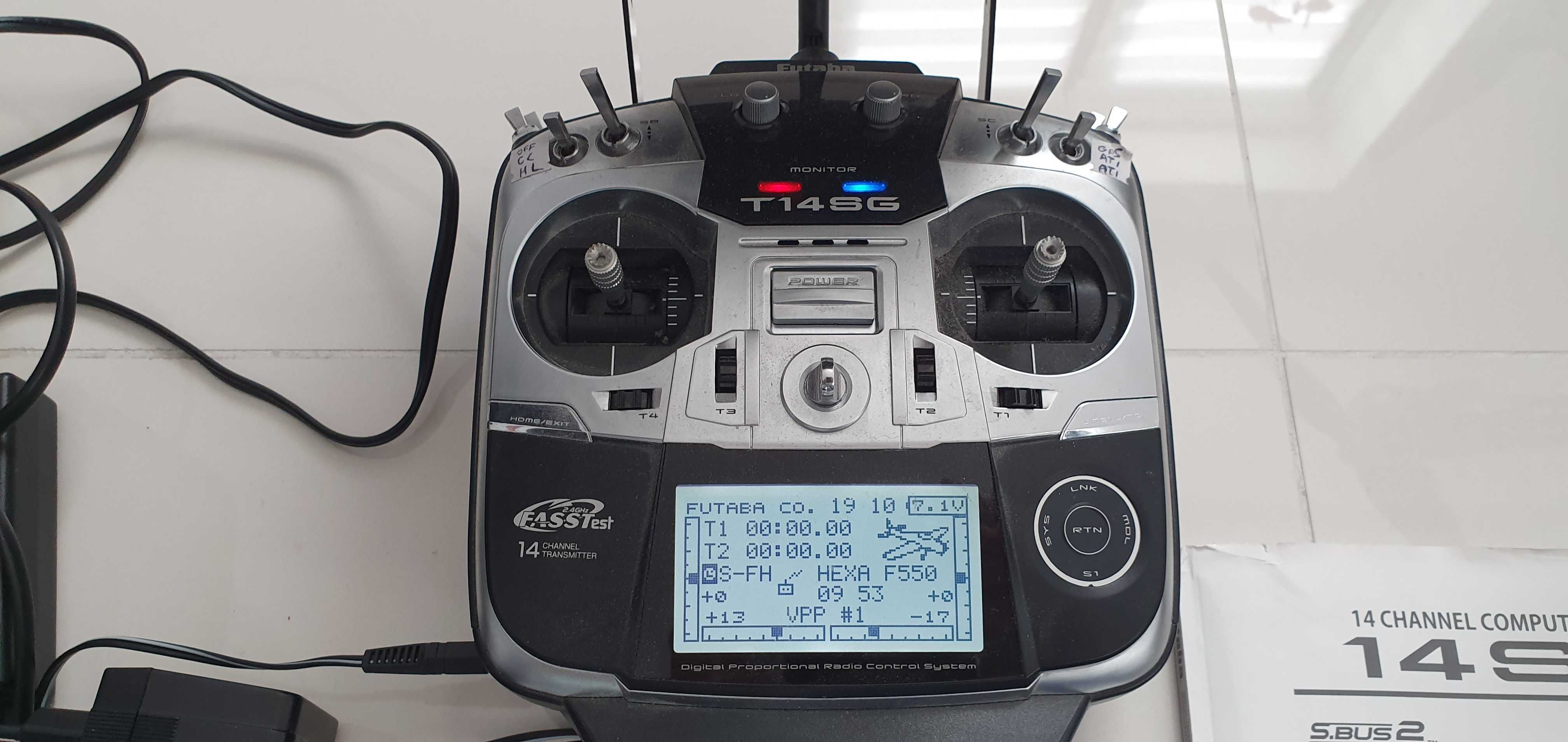 Duży Dron z Radiem , kamerą GoPro, stabilizator
