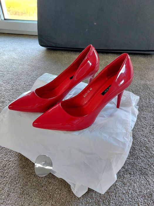 Buty czółenka pantofle Vices nowe 40 czerwone szpilki