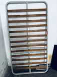 Vendo estrado solteiro em perfeitas condições 183x98cm