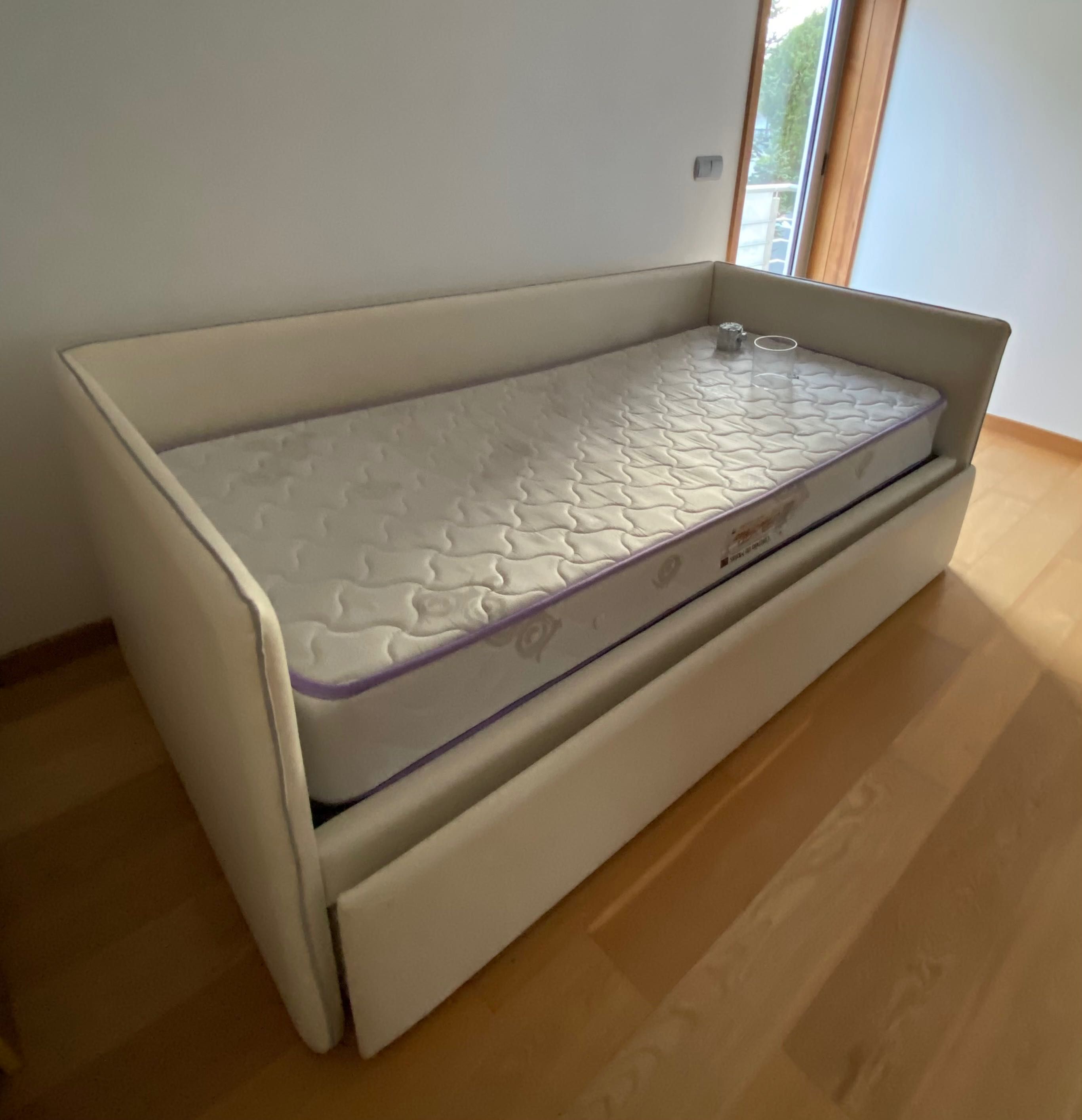 Vendo cama individual com gaveta