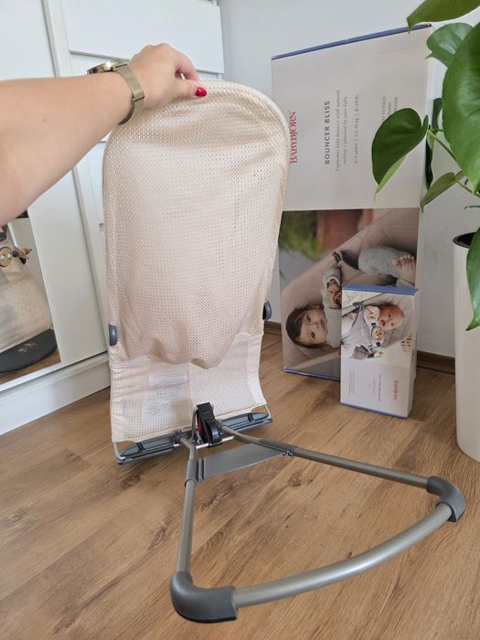 Leżaczek bujaczek babybjorn mesh pearl rose