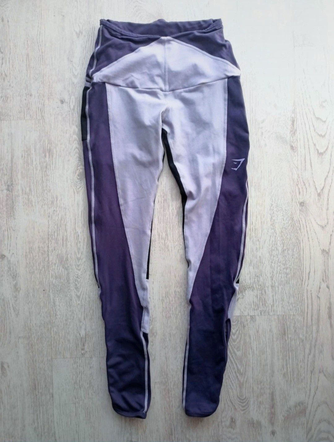Legginsy damskie sportowe Gymshark. Rozmiar S. 
Getry treningowe wzmoc