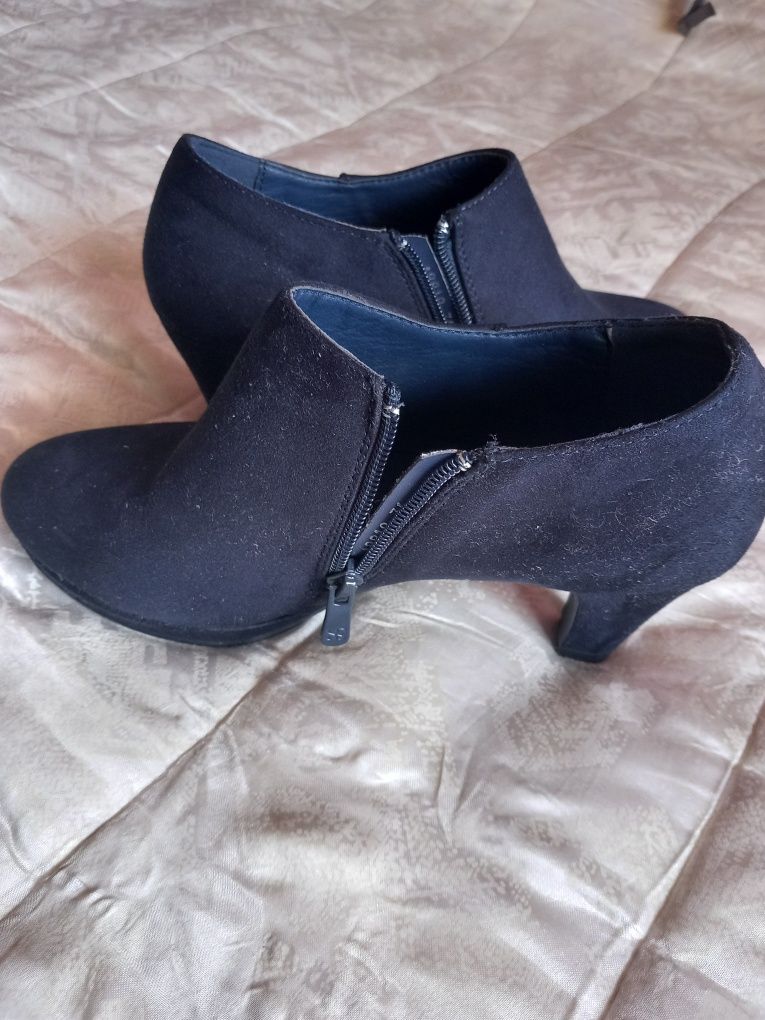 Botas azuis com salto