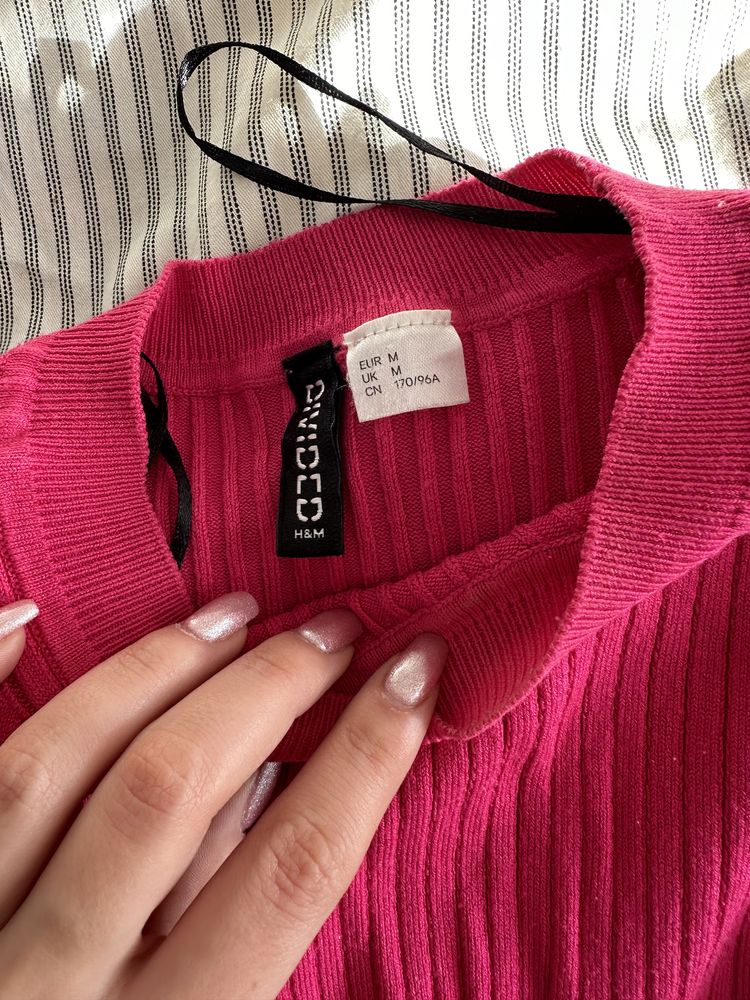 Rozowy sweter damski