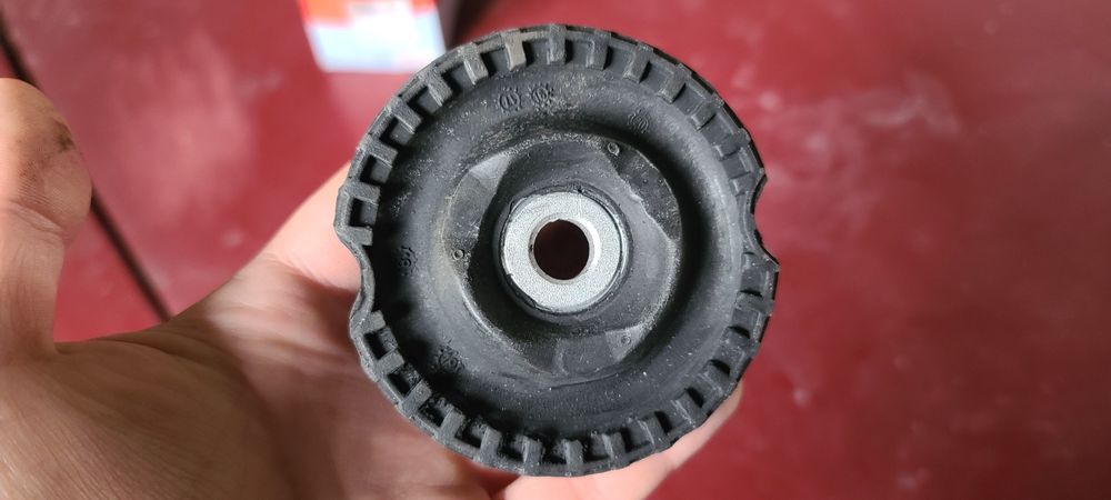 Опорна подушка Corteco Audi A6 C5,VW Passat B5