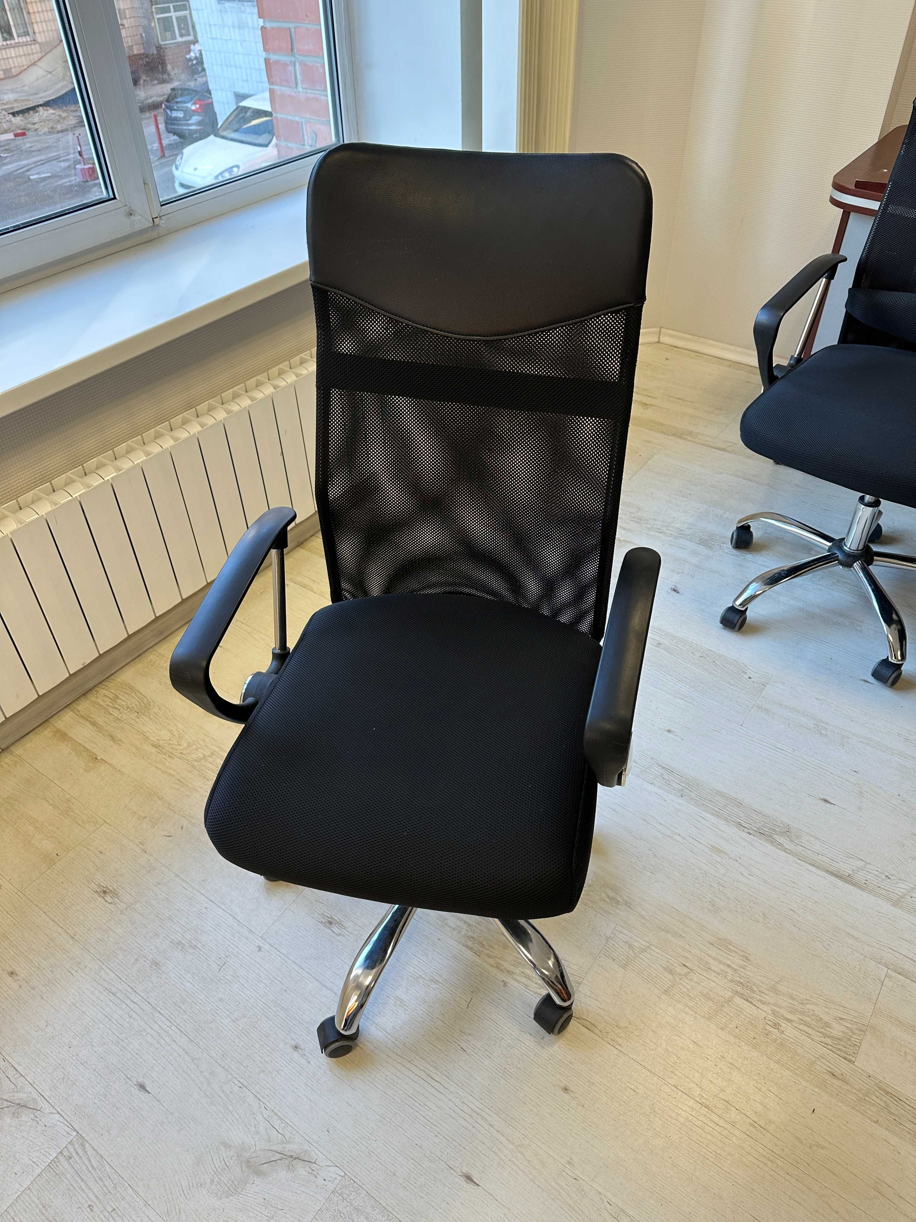 Крісло офісне AMF Twist white синє
