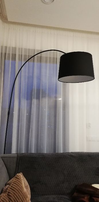 Lampa stojąca Constanza czarna elegancka do salonu