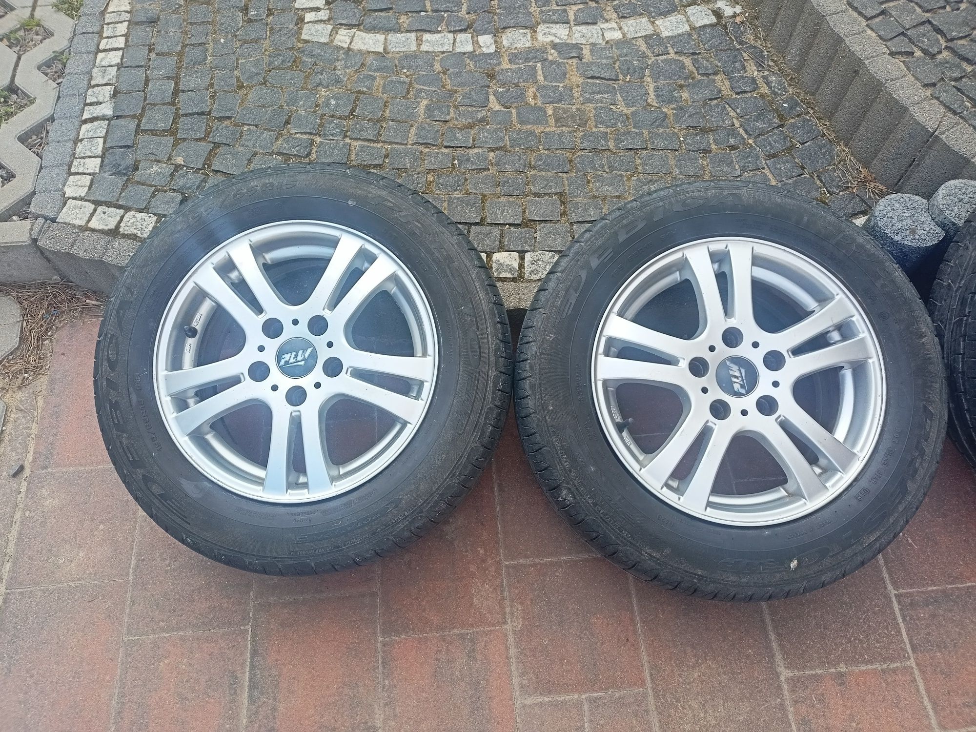Felgi z oponami letnimi 15 VW golf 5 audi skoda