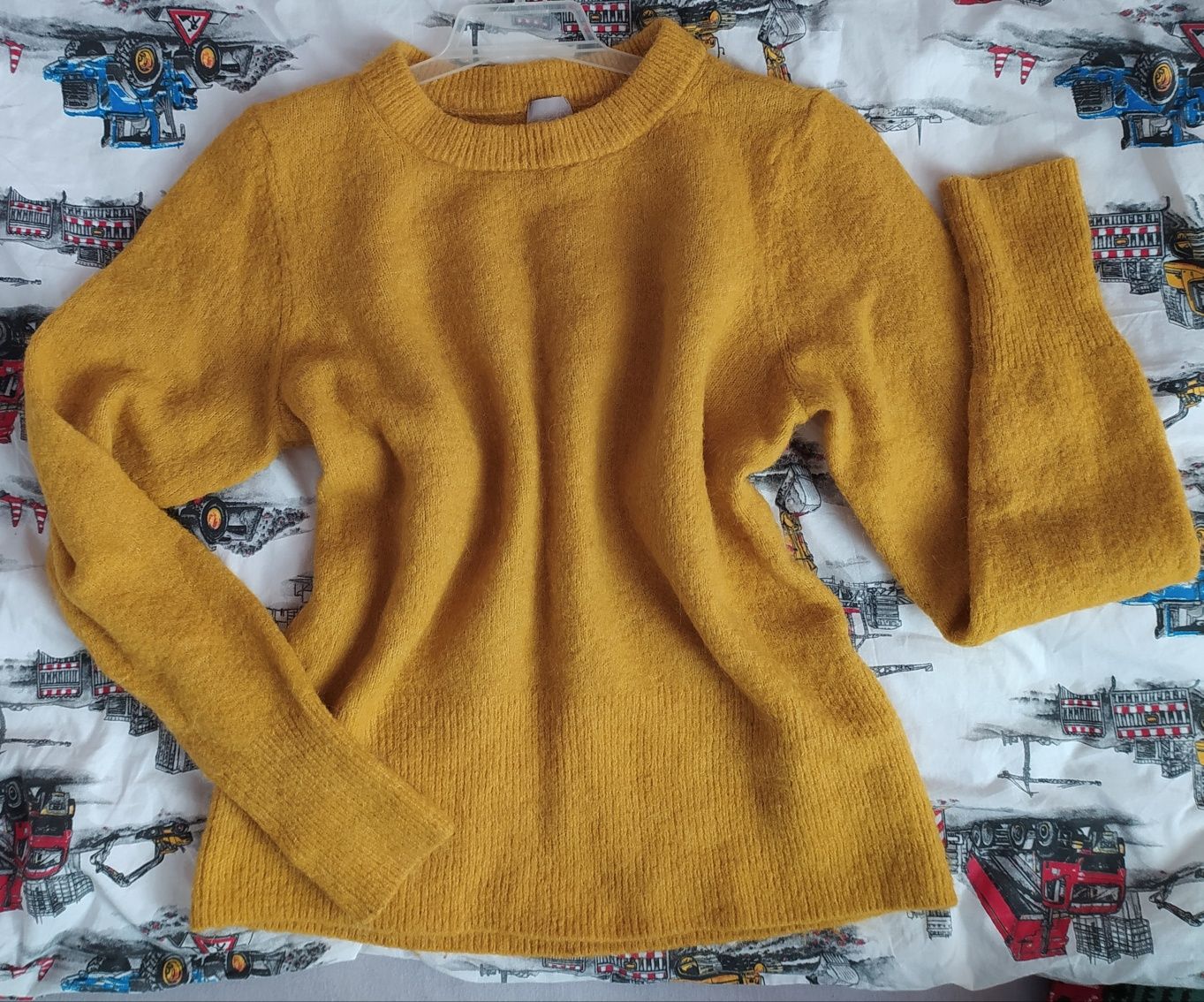 Musztardowy sweterek H&M rozm. M