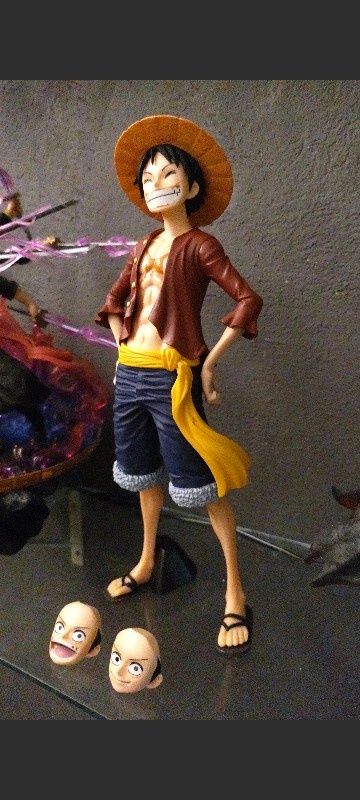 Figura pvc colecionavel - one peace - Luffy - 28cms