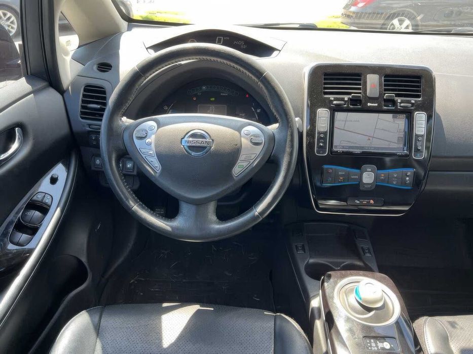 Nissan LEAF SL      2015