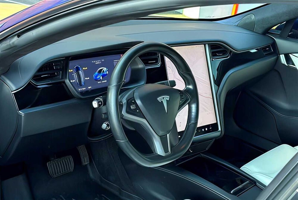 Tesla Model S      2018