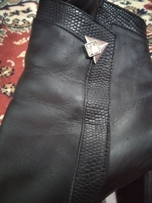 Шкірянні ботіночки , ботінки ,40 р