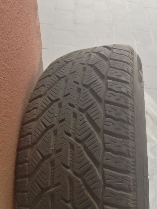 Шини зимові 235/55 р17