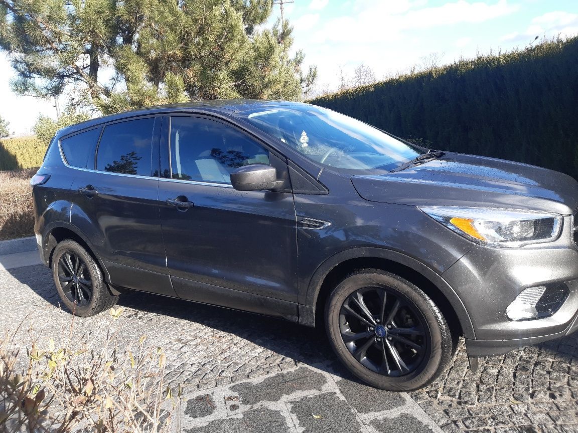 Ford   Escape SE