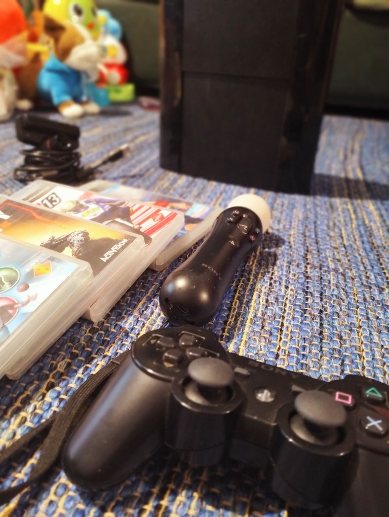 PS3 500Gb com jogos, câmera, comando original, comando move