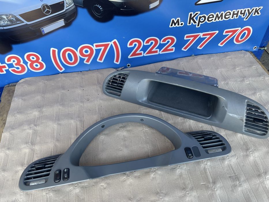 Накладки торпедо з дифлекторами воздуховодів Mercedes Sprinter CDI