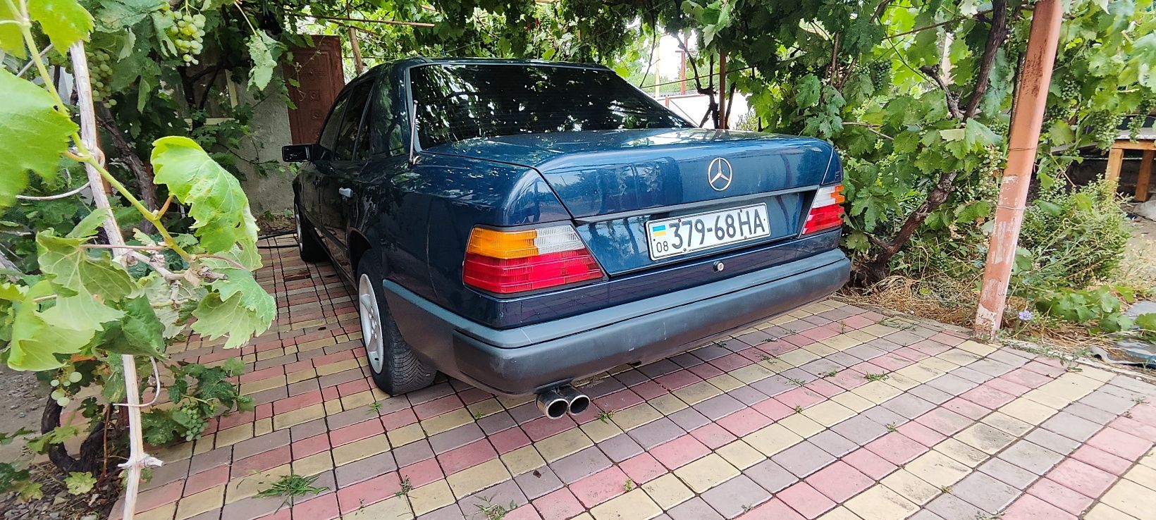 Mercedes-Benz 124