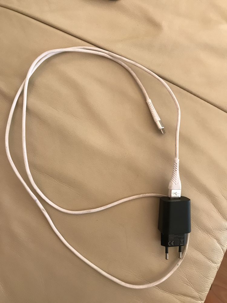 Ładowarka do telefonu z kablem, wejście typu C