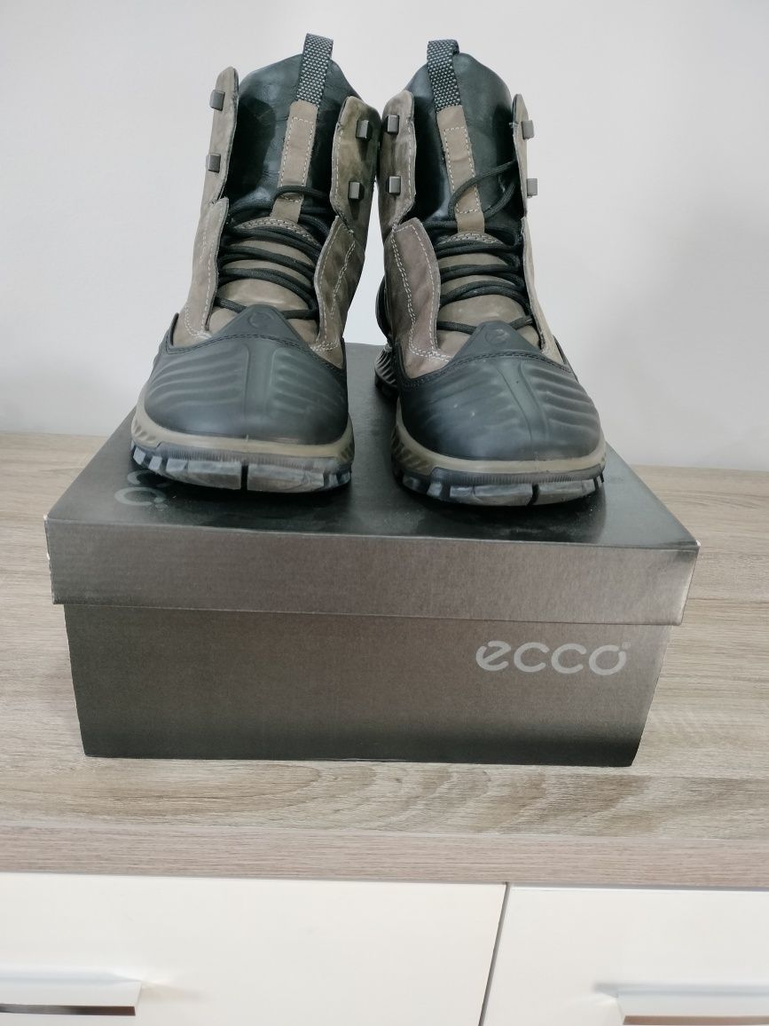 Botas Ecco sola michelin