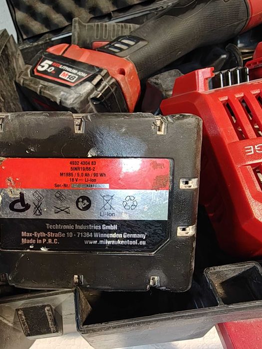 Diax Milwaukee M18 CAG125X-0 + 2 baterie 5v + Ładowarka