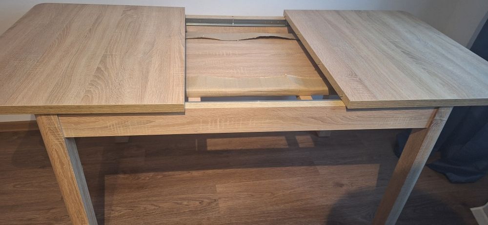 Stół rozkładany bardzo funkcjonalny
