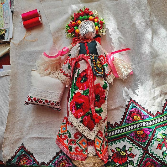 Мотанка “Дівчина у вінку”