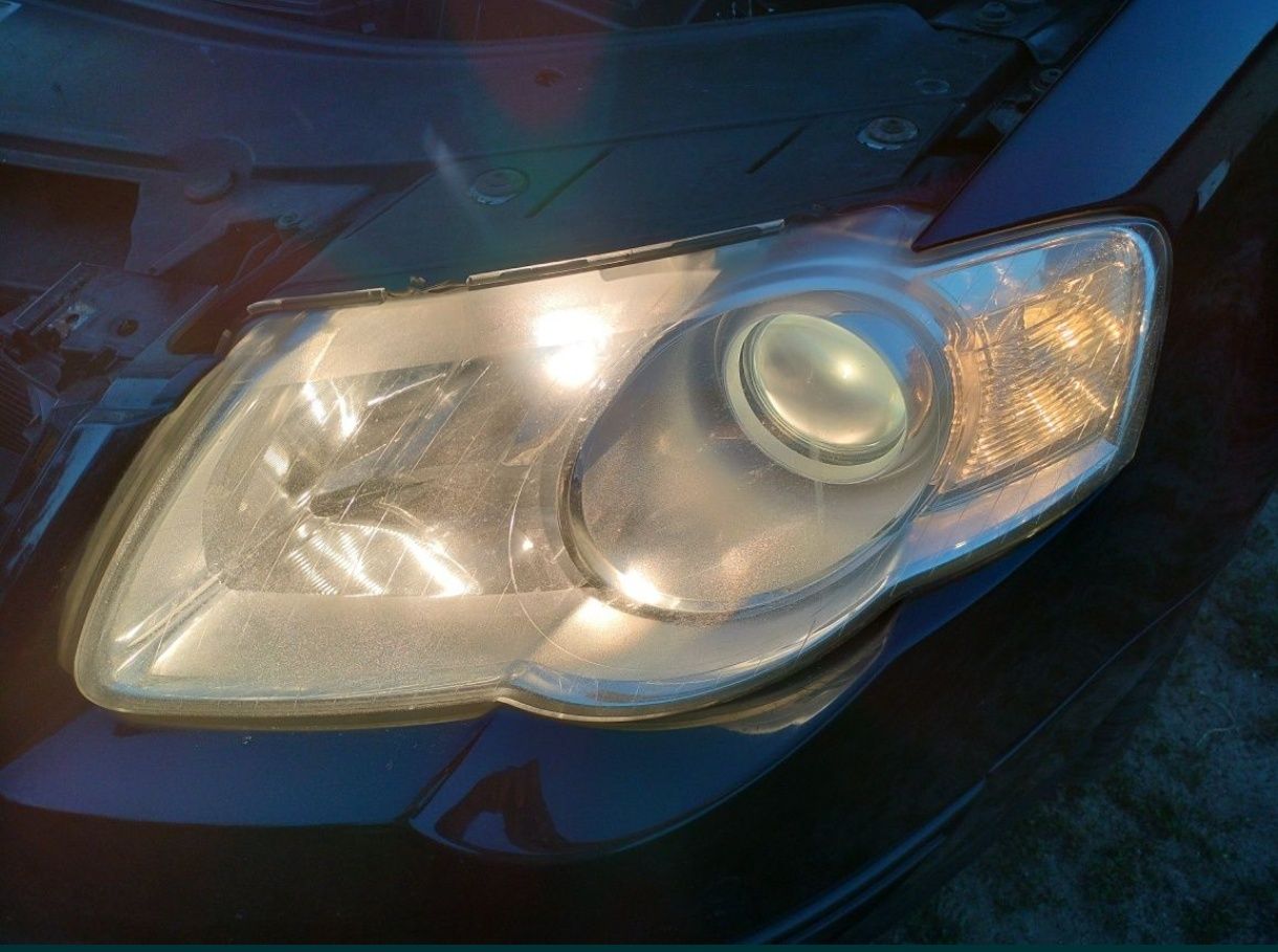 Lampy przód komplet Passat B6