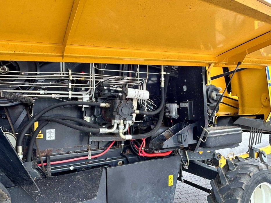 Kombajn New Holland TC5.80