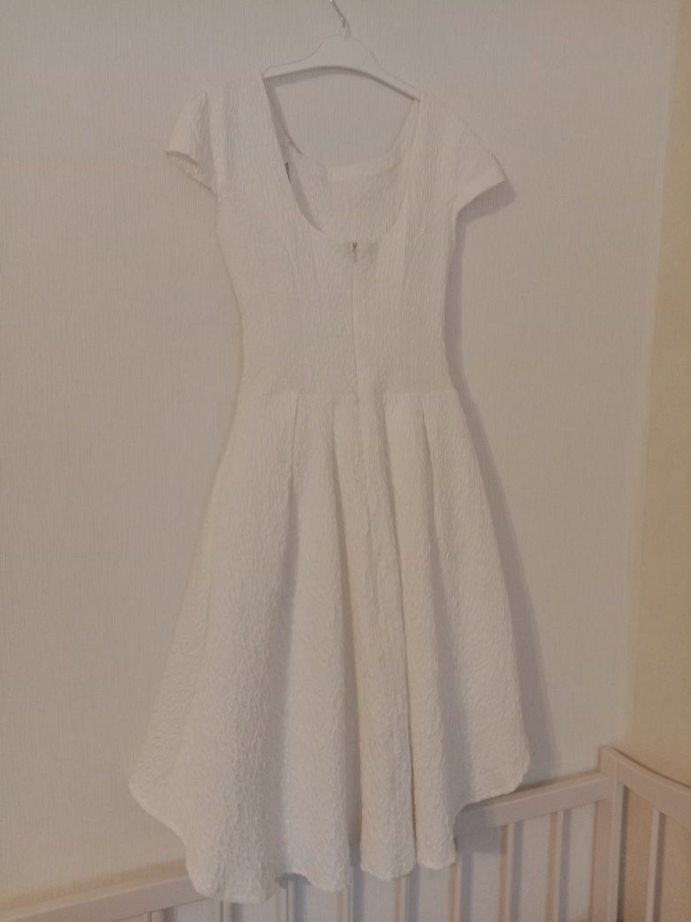 Плаття,нарядне біле плаття