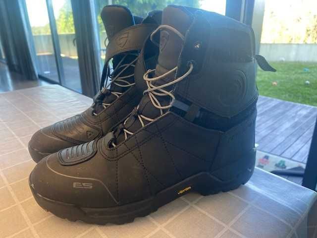 Vendo Botas de Mota Revit Scout H2O