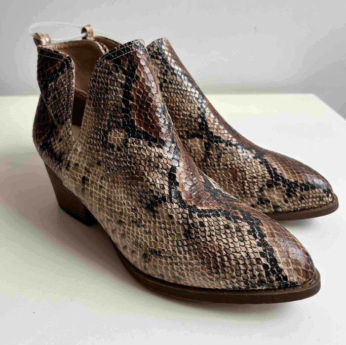 Nowe botki firmy CL By Laundry r. 38 z USA 7.5