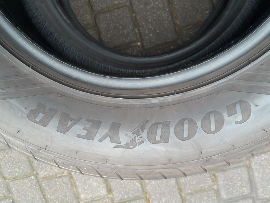 GOODYEAR 235/65R17 104W SUV , pojedyńcza opona letnia.