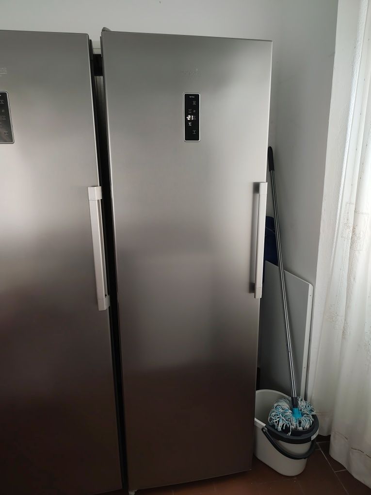 Congelador vertical Hotpoint