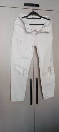 Białe długie spodnie