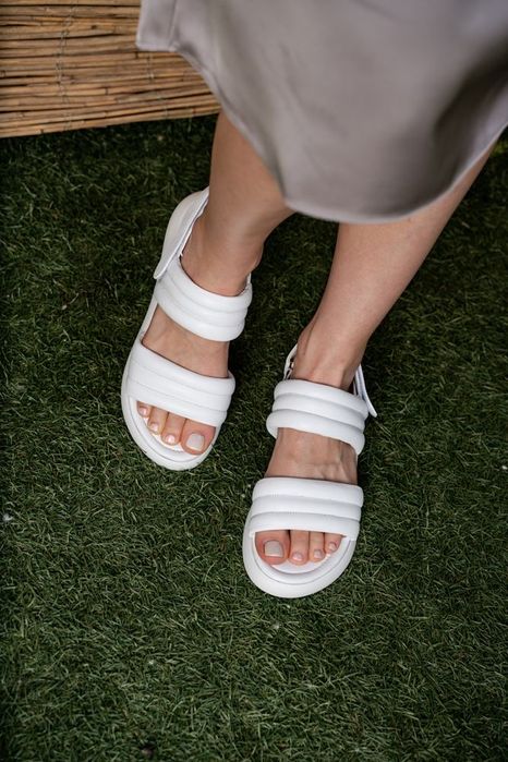 Босоніжки білі, 38 розмір