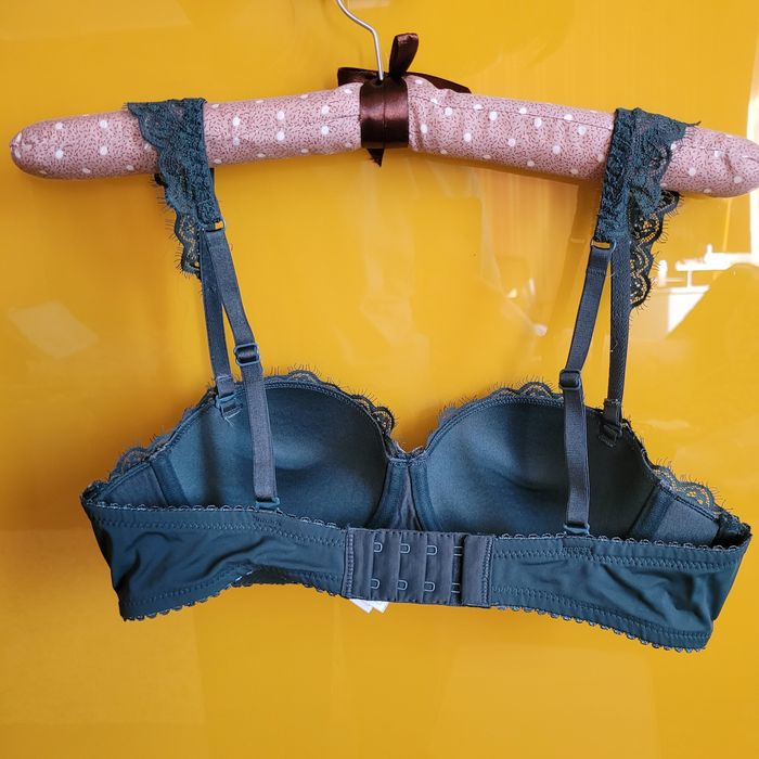 Зелений бюстгалтер 75B